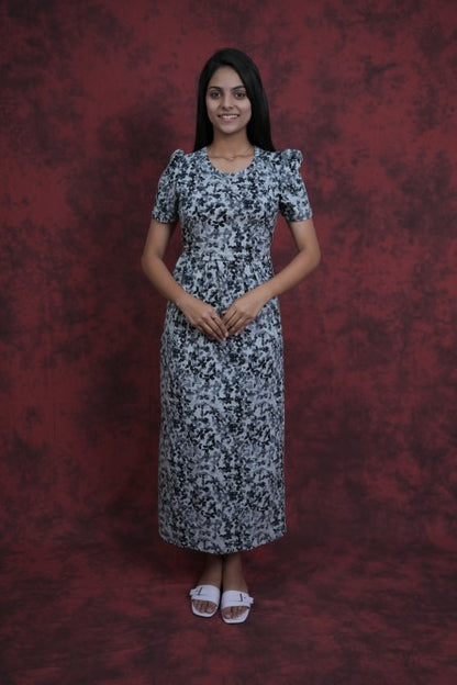 Zipless Feeding Gown-Black Flower