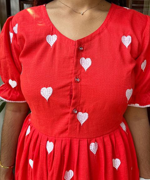 Red Heart Feeding Maxi