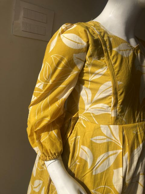 Mustard Yellow white flower-Feeding maxi