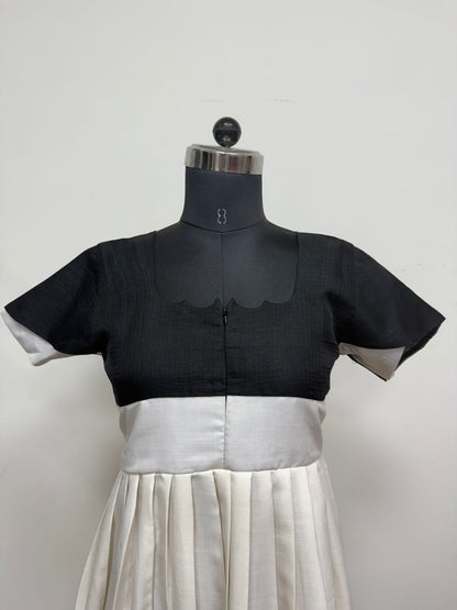 BLACK AND WHITE-FM-350